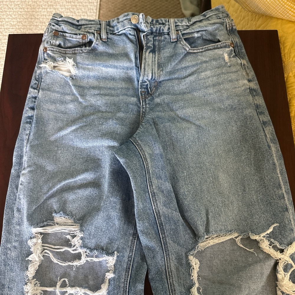 American Eagle Distressed Blue Jeans